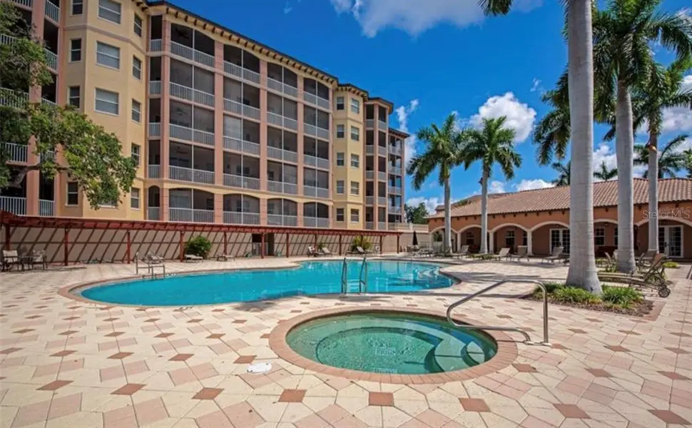 5544 CANNES CIR, Sarasota, FL 34231