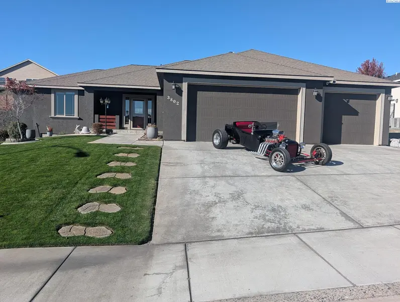 3802 Cook Ln, Pasco, WA 99301