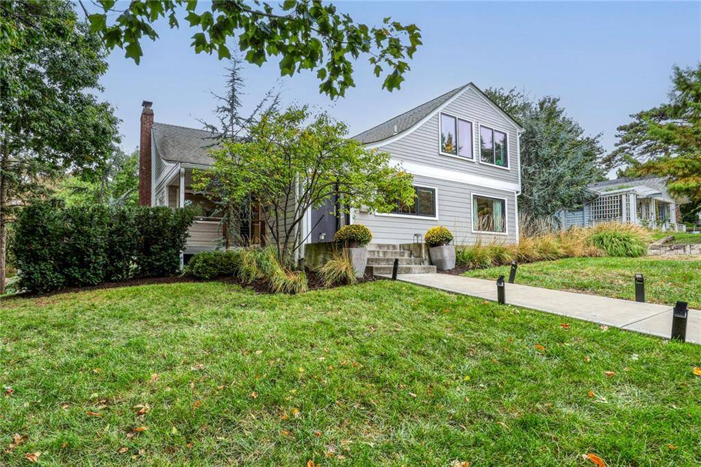 1600 W 51st ST, Kansas City, MO 64112