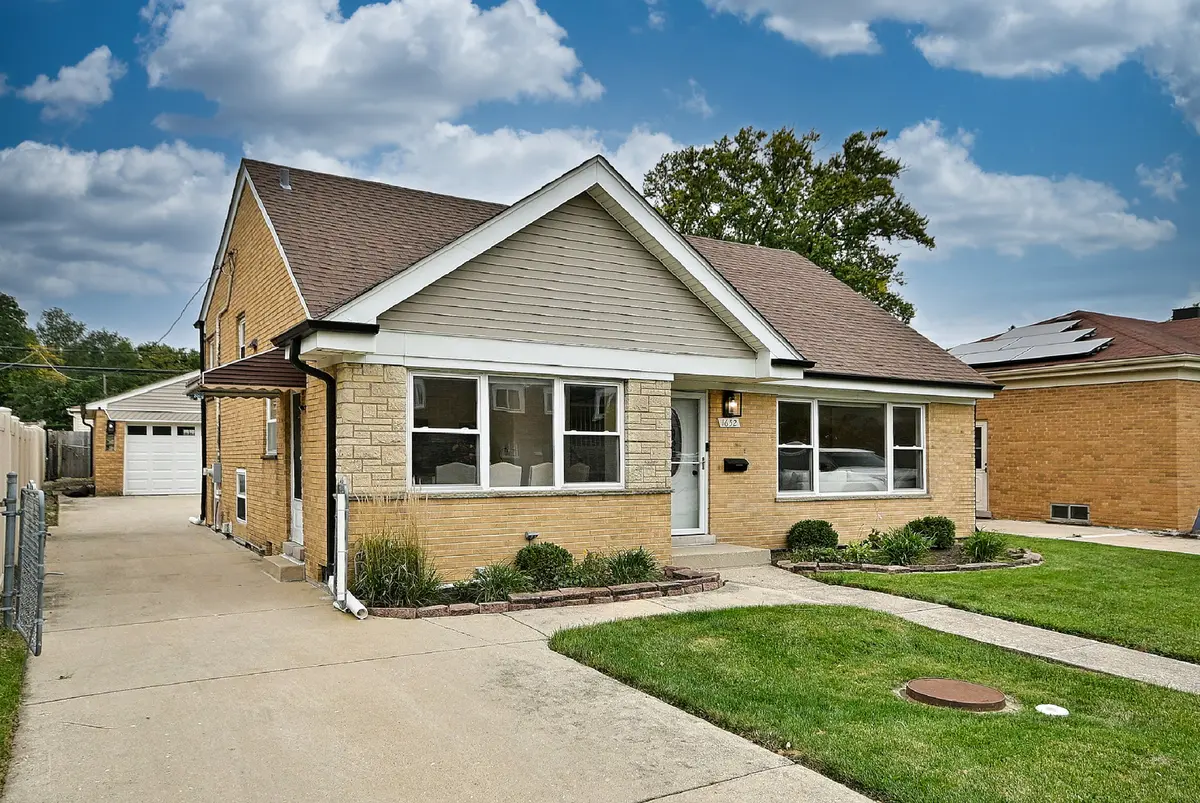 1652 Heidorn AVE, Westchester, IL 60154