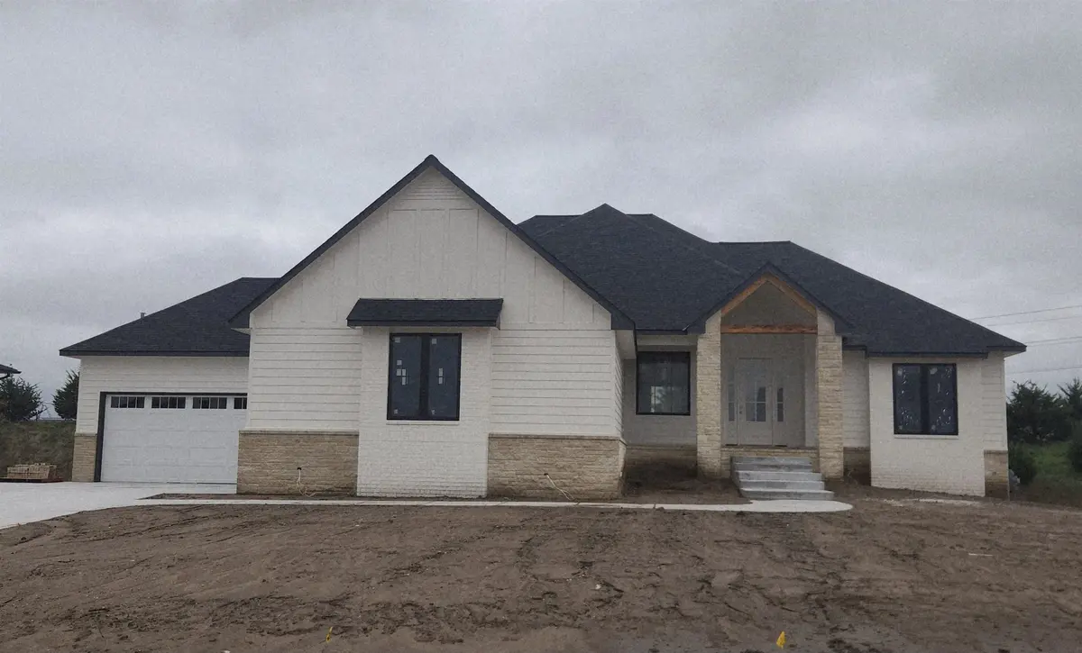 5089 N Shoreside Ct, Maize, KS 67101