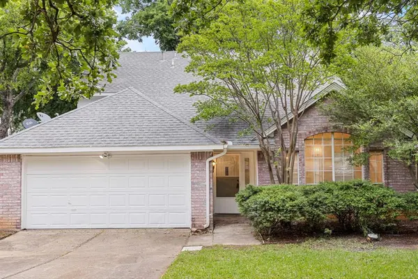 3208 Hickory Court, Bedford, TX 76021