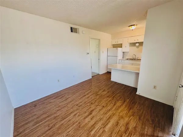 3106 Stoneway DR #204, Austin, TX 78757