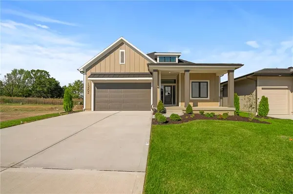 15302 W 161st ST, Olathe, KS 66062