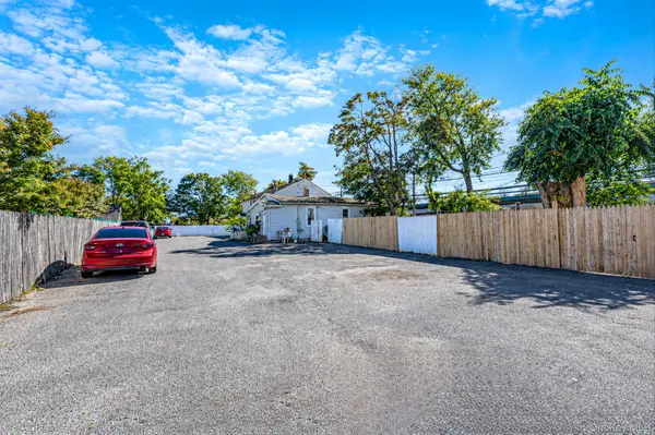 41 Funaro CT, Patchogue, NY 11772