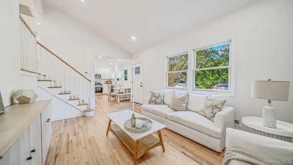 29 Edgewater AVE, Bayport, NY 11705