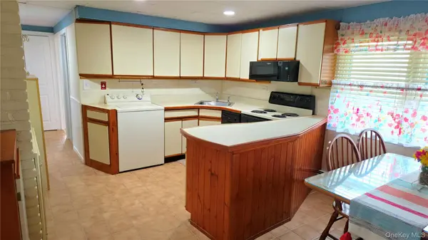 Address not disclosed, Levittown, NY 11756