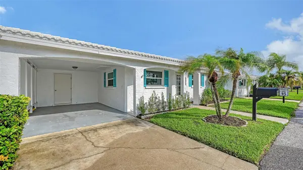 693 SPANISH DR N #24, Longboat Key, FL 34228