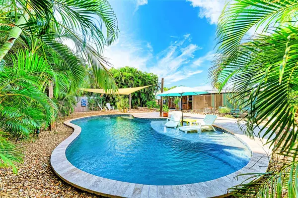 503 BAYVIEW DR, Holmes Beach, FL 34217