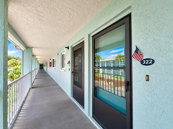 801 83RD AVE N #322, St Petersburg, FL 33702