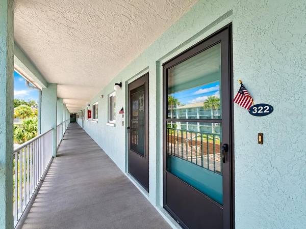 801 83RD AVE N #322, St Petersburg, FL 33702
