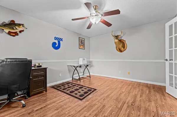 505 Thrush LN, Swansea, IL 62226