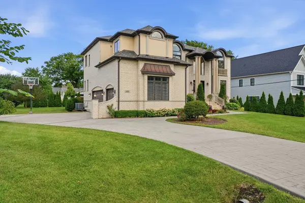 5605 S Monroe ST, Hinsdale, IL 60521