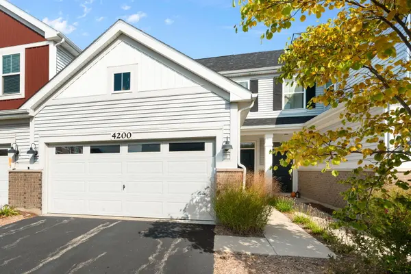4200 Calder LN, Aurora, IL 60504