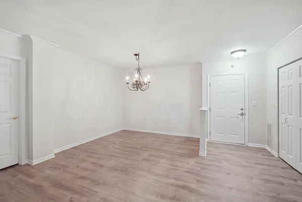 190 N Milwaukee AVE #303, Wheeling, IL 60090