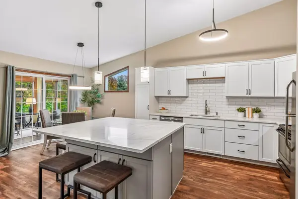 3607 Sussex PL, Minnetonka, MN 55345