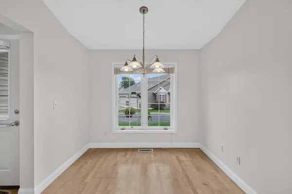8660 Powers PL, Chanhassen, MN 55317