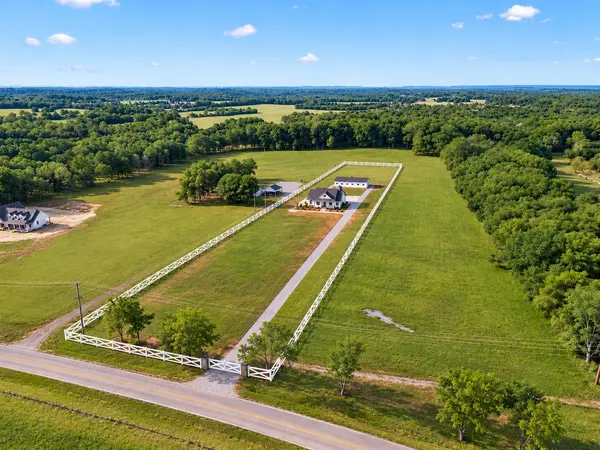 2797 Unionville Rd, Chapel Hill, TN 37034