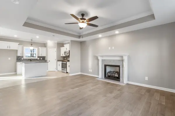 1190 Mourning Cloak Dr, Clarksville, TN 37043