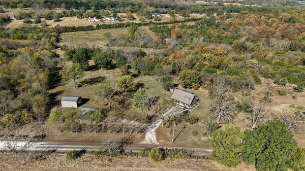 5297 Grant RD, Morrisville, MO 65710