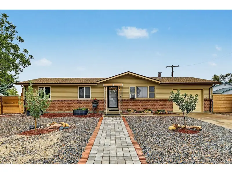 290 Kiowa, Bennett, CO 80102