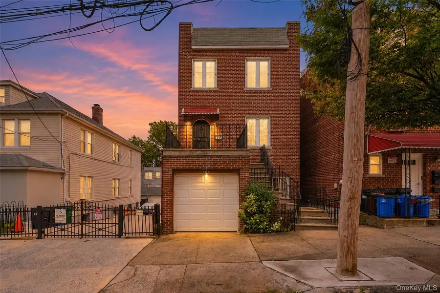 1824 Pilgrim AVE, Bronx, NY 10461