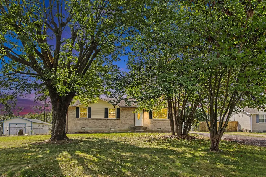 211 Hobbs Dr, White House, TN 37188
