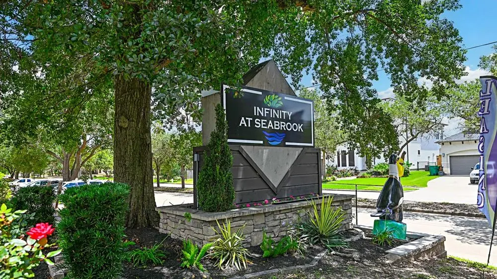 1901 Lakeside DR #402, Seabrook, TX 77586