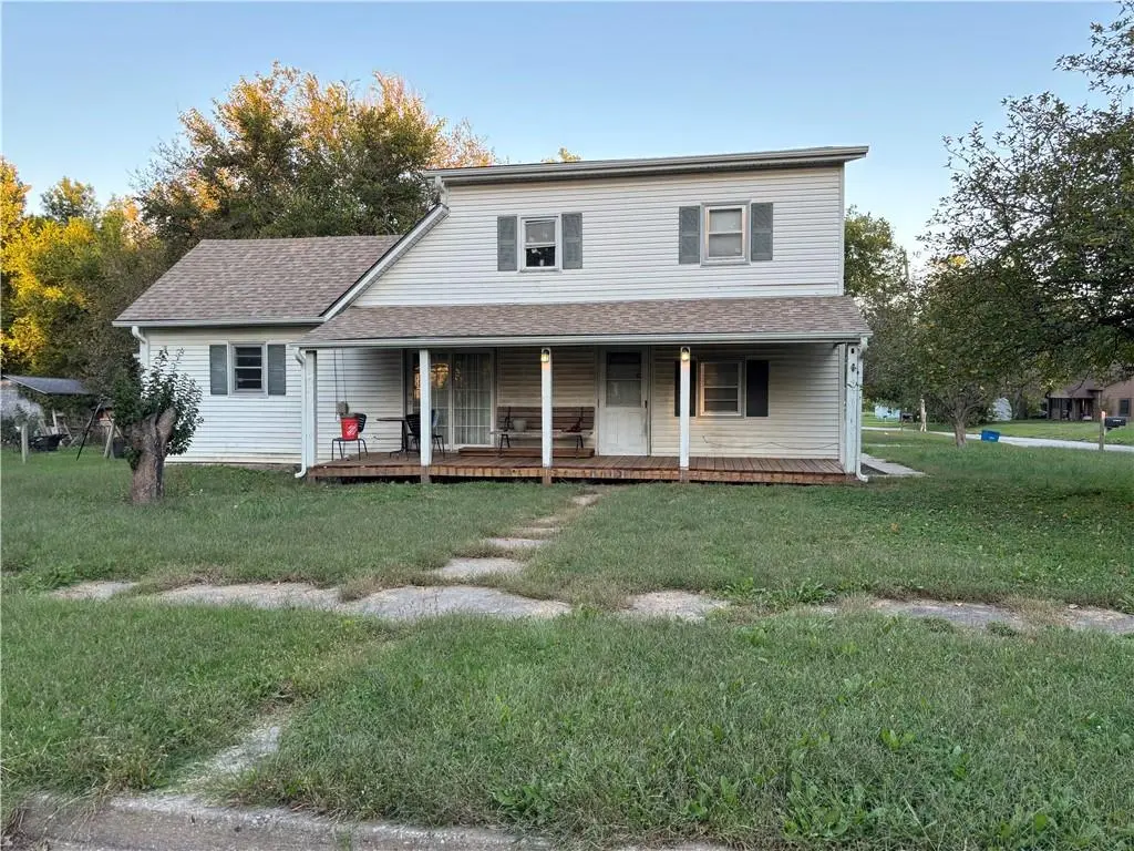 Martin AVE, Osawatomie, KS 66064