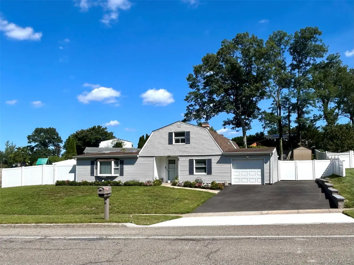 1343 Waverly AVE, Farmingville, NY 11738