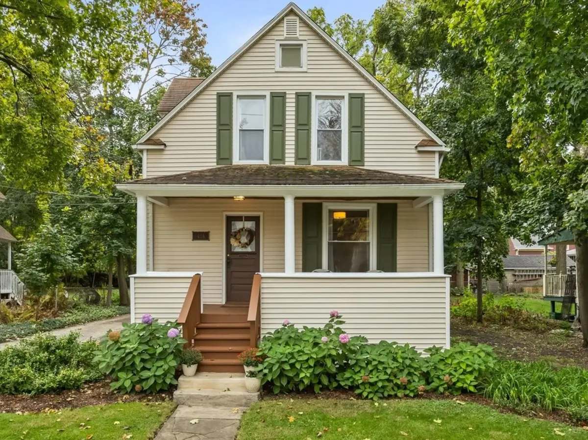 414 E Liberty DR, Wheaton, IL 60187