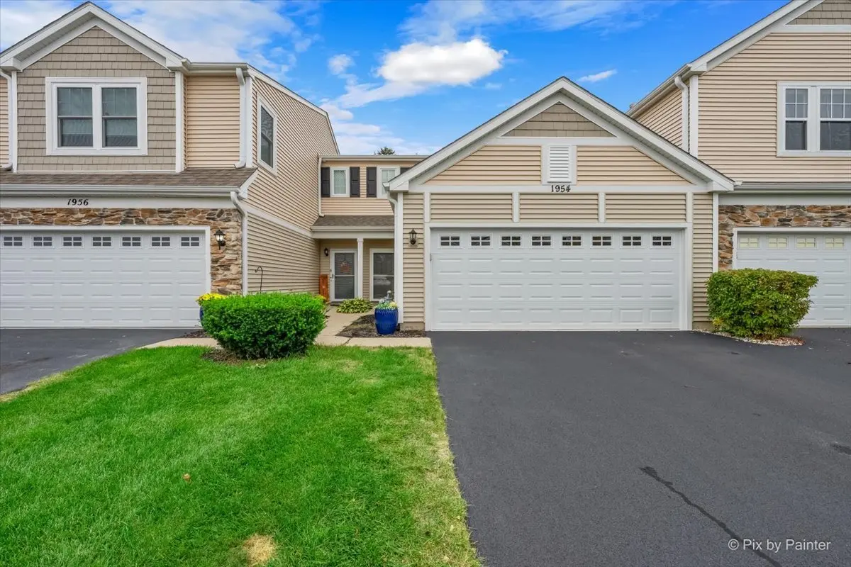 1954 Cobblestone DR, Carpentersville, IL 60110