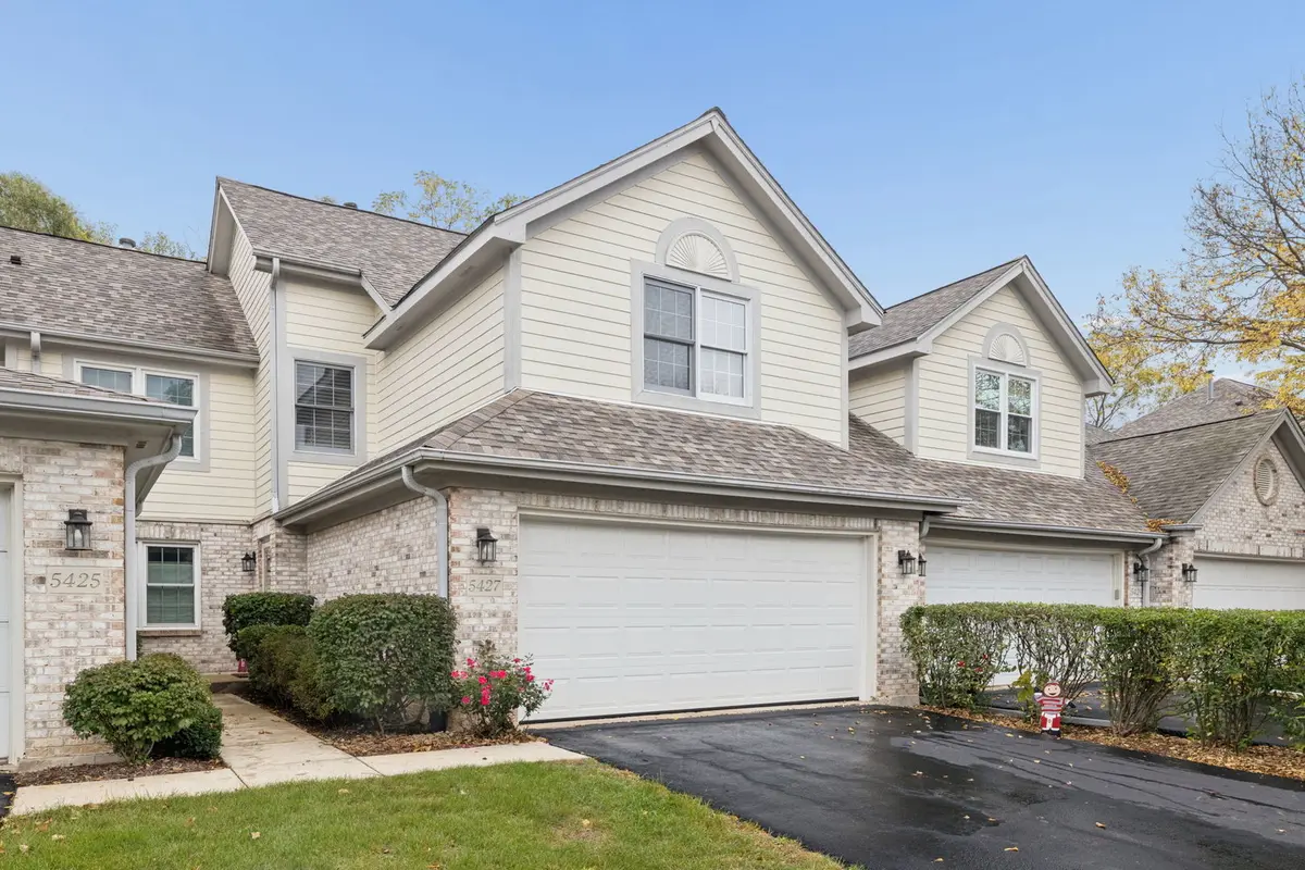 5427 Ashbrook PL, Downers Grove, IL 60515