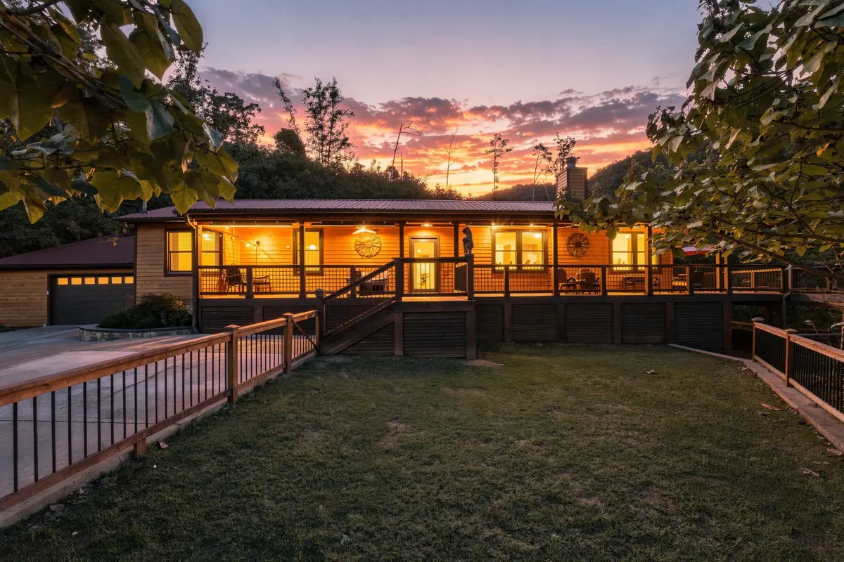 2029 Windy Ln, Sevierville, TN 37876
