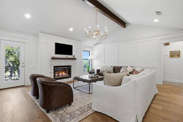110 Skyview LN, Liberty Hill, TX 78642