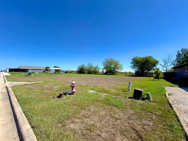 434 Thunderstorm Ave, Lockhart, TX 78644