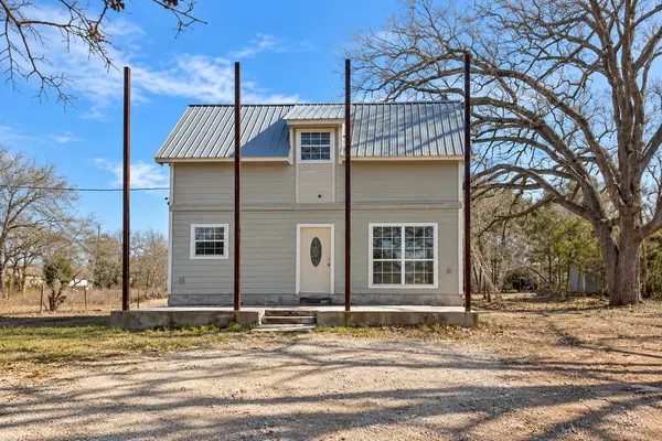 143 Twin Lakes LN, Bastrop, TX 78602