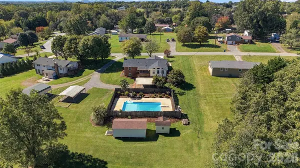 139 Greenlea CIR, Taylorsville, NC 28681