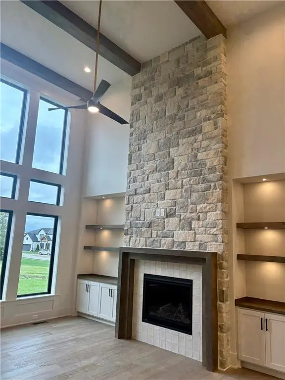 1000 Rannoch DR, Raymore, MO 64083