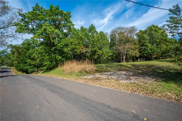 #1087 Lake Viking TER, Gallatin, MO 64640
