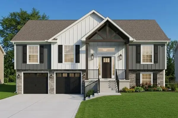 514 Foxglove LN, Raymore, MO 64083