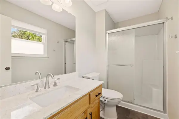 125 SE Topaz DR, Lee's Summit, MO 64063