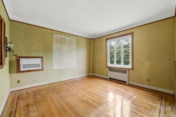 1824 Pilgrim AVE, Bronx, NY 10461