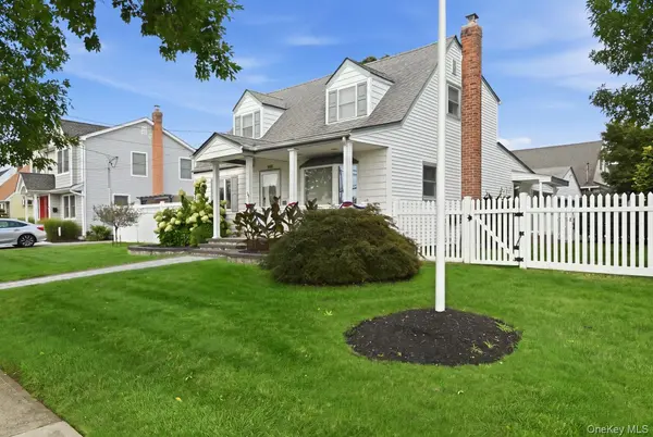 980 Washington AVE, Westbury, NY 11590