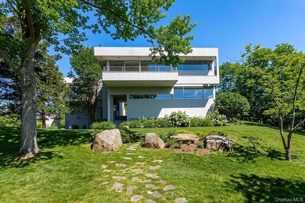 Address not disclosed, Water Mill, NY 11976