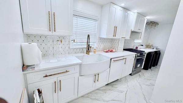 Saint Albans, NY 11412