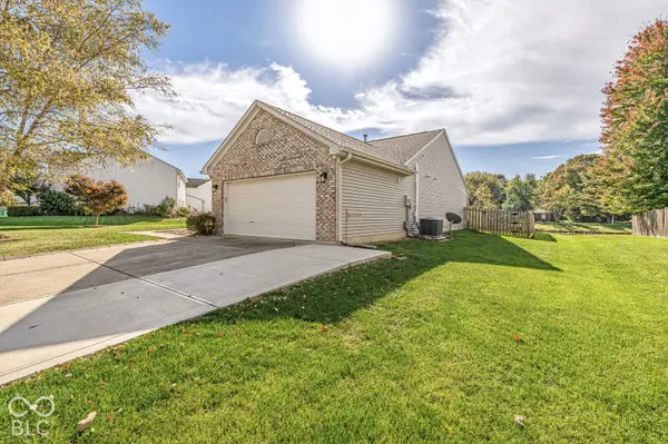 7203 Oakview DR, Avon, IN 46123