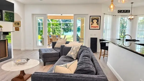 7303 WEEPING WILLOW DR, Sarasota, FL 34241