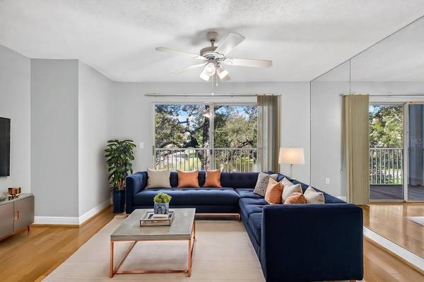 4211 CHATHAM OAK CT #111, Tampa, FL 33624