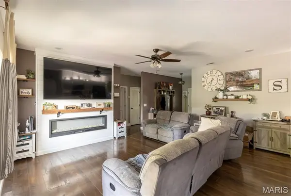 2406 W Donna DR, Poplar Bluff, MO 63901